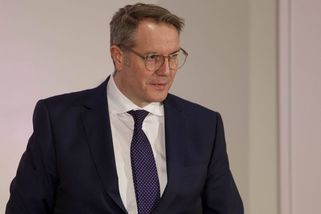 Státní úředník měl 12 let dovolenou. Německem otřásá skandál obřích rozměrů - Novinky